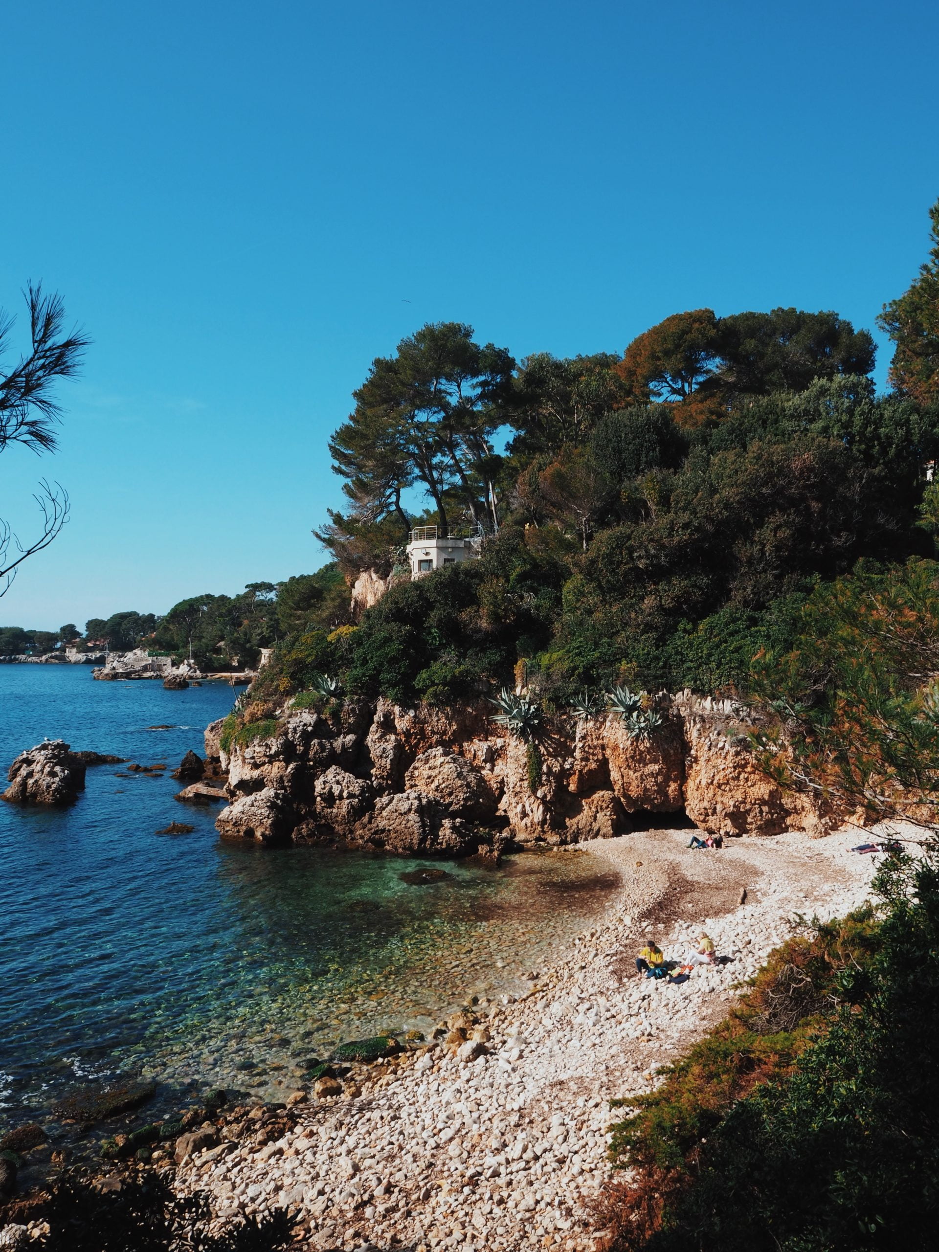 french riviera beaches billionaires bay
