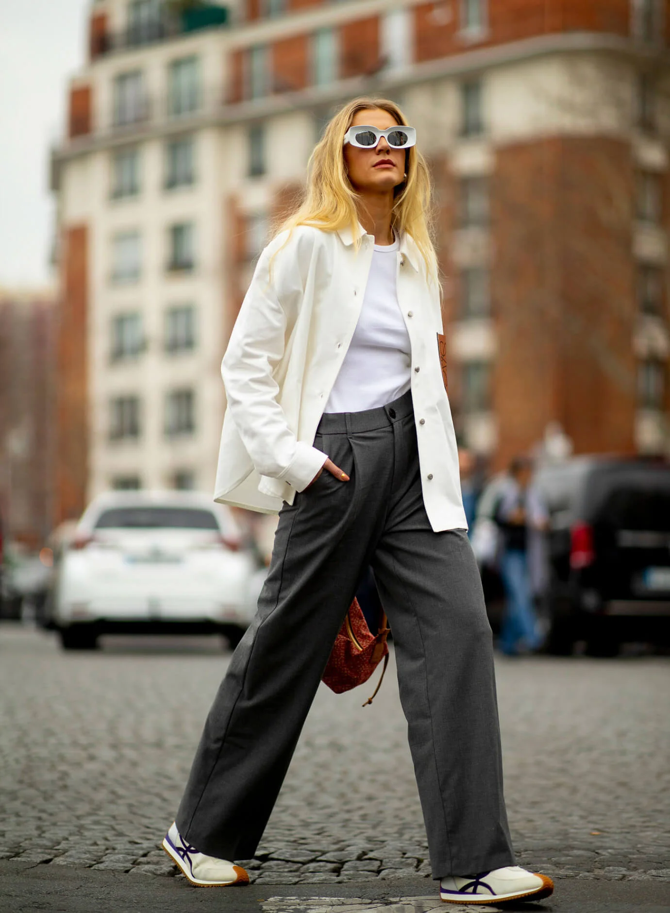 Dress Pants with Low Top Sneakers Dressy Spring Outfits For Women