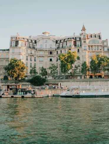 what to wear in Paris in summer